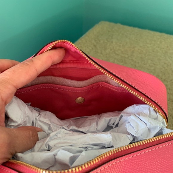 ๐ COACH BOXY COSMETIC CASE ๐ - Picture 4 of 8